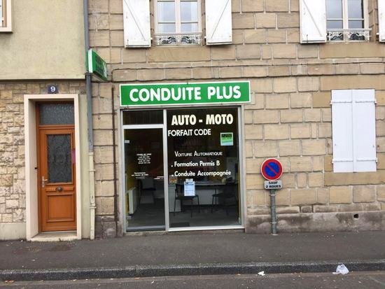 La façade de l'auto-école Conduite Plus
